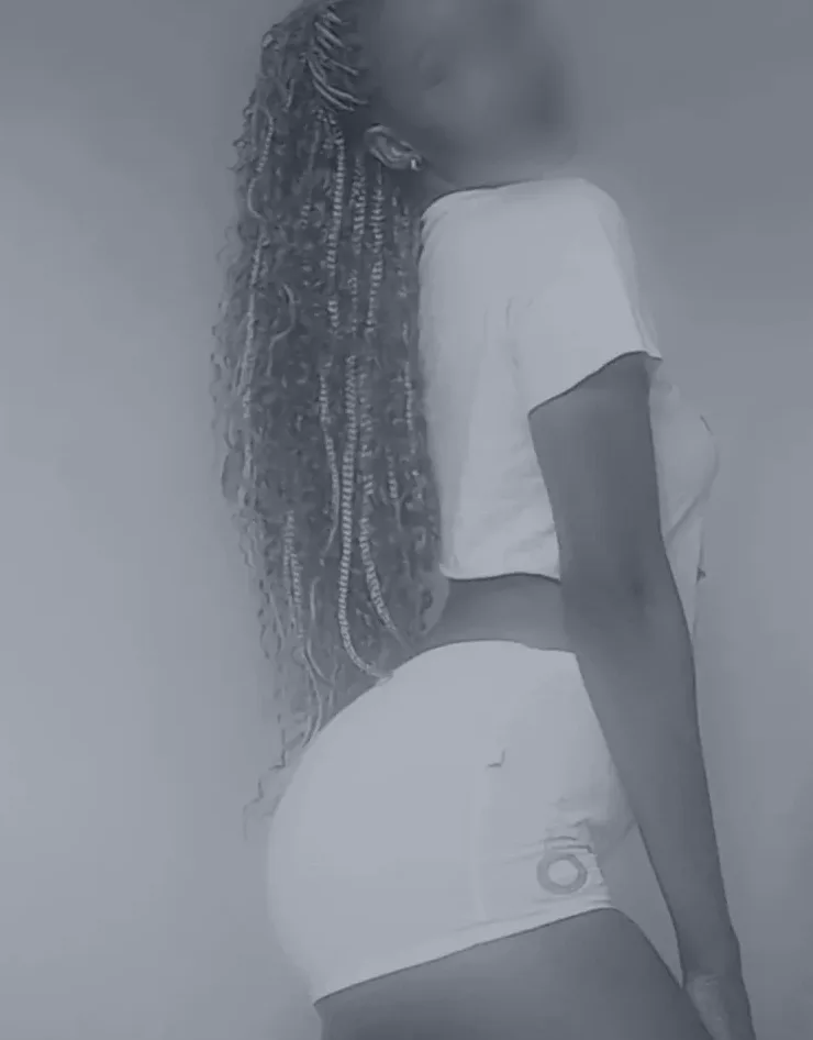 Juliane, 28