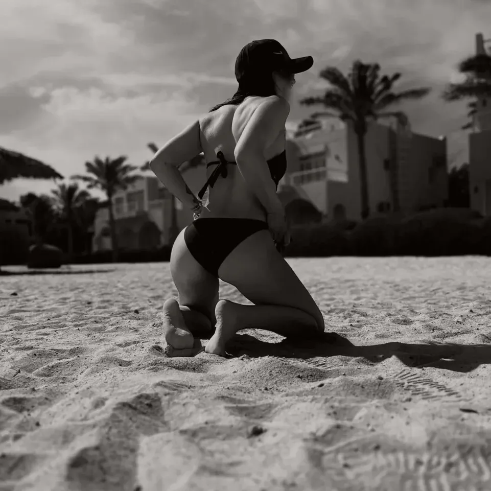 Mia, 18